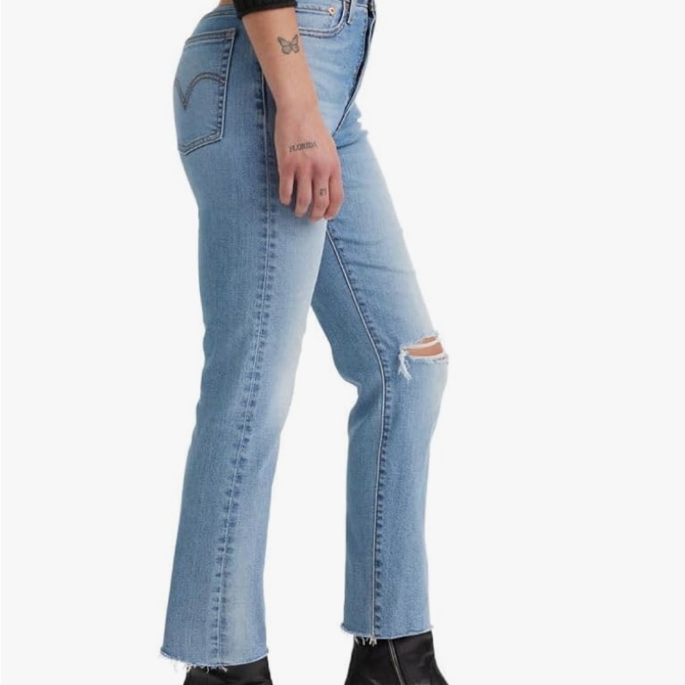 Levi’s Wedgie Straight High Waist Light Wash Capsile Wardrobe Basics Denim Jeans - Picture 6 of 6
